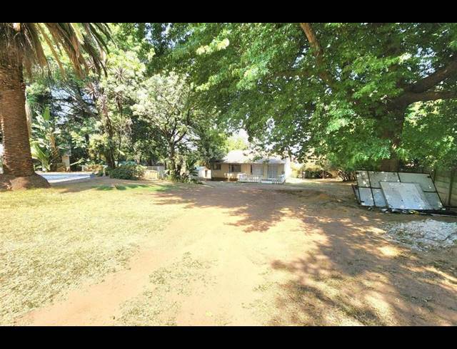 LAND FOR SALE IN BRYANSTON